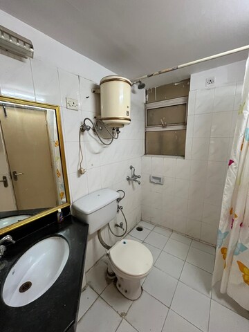 Master Bedroom in 4 BHK Apartment at Ardee City, Sector 52 – for Rent