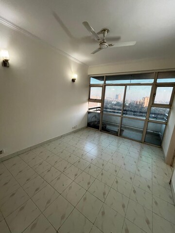 Room in 4 BHK Apartment at Ardee City, Sector 52 – for Rent
