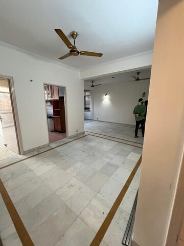 Room in 4 BHK Apartment at Ardee City, Sector 52 – for Rent