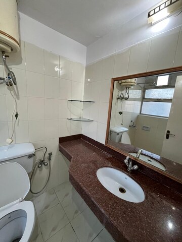 Master Bedroom in 4 BHK Apartment at Ardee City, Sector 52 – for Rent