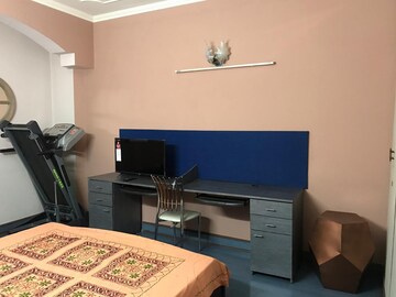 Furnished Amenities in 2 BHK Builder Floor at Sector 26a – for Rent