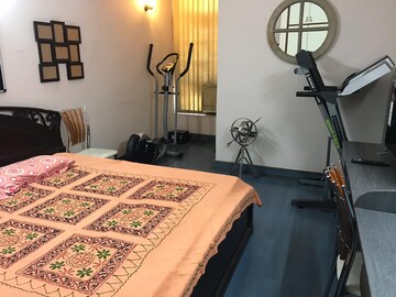 Bedroom in 2 BHK Builder Floor at Sector 26a – for Rent