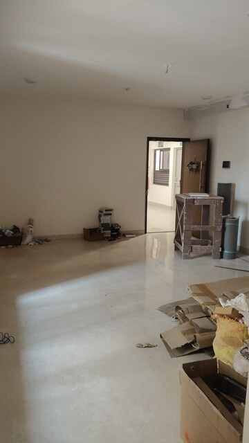 Room in 2 BHK Apartment at K Raheja Ascencio, Chandivali – for Rent