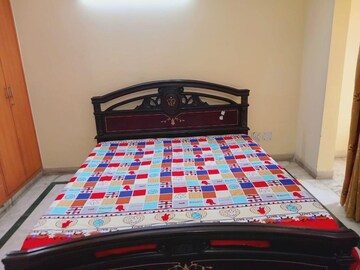 Bedroom in 3.5 BHK Apartment at Gracious Tower, Sector 56 – for Rent