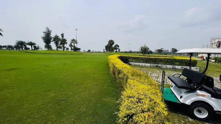 Garden, supertech-golf-country-plots  150 Sq.Yd. Plot In Sector 22d Yamuna Expressway Greater Noida 8051013