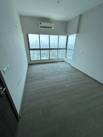 Room in 3 BHK Apartment at Raheja Imperia, Worli – for Sale