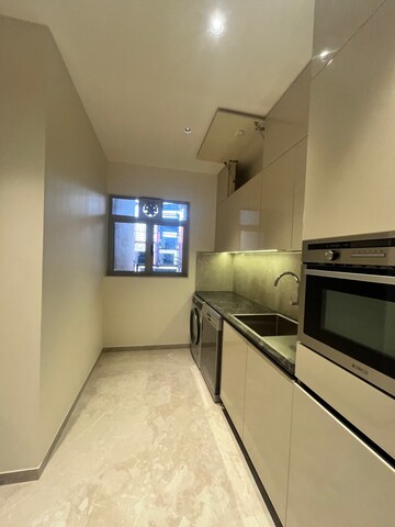 Kitchen in 2 BHK Apartment at Hiranandani Meadows, Manpada – for Rent