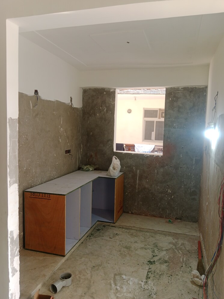Kitchen, sector 73 1 Bedroom 650 Sq.Ft. Builder Floor In Sector 73 Noida 8051051