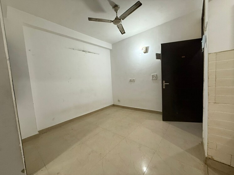 Room, paryavaran complex 1 Bedroom 600 Sq.Ft. Builder Floor In Paryavaran Complex Delhi 8051055