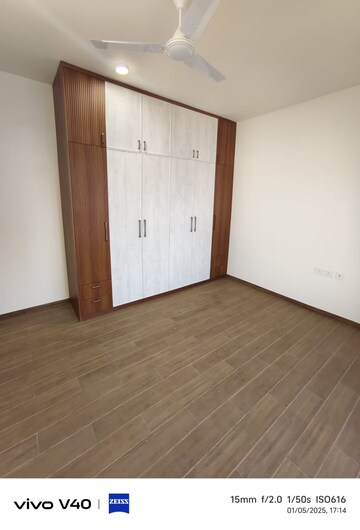 Room in 3 BHK Apartment at Sobha Palm Courts, Kogilu – for Rent