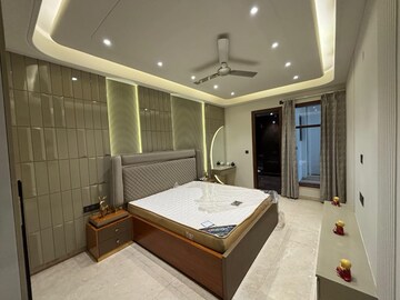 Bedroom in 4 BHK Builder Floor at Anand Vihar – for Rent