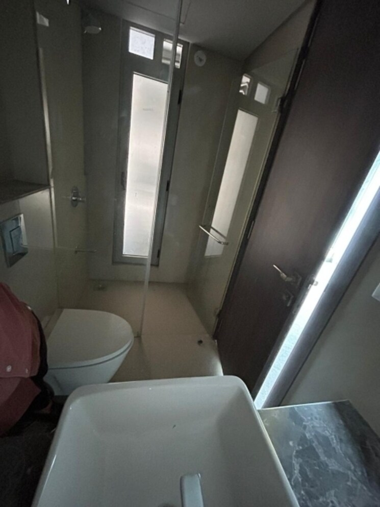 Bathroom, raheja-imperia 3 Bedroom 1519 Sq.Ft. Apartment In Worli Mumbai 8051102