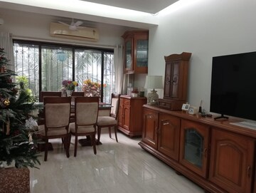 Living Room in 2 BHK Apartment at Bandra West – for Rent