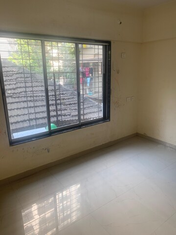 Room in 1 BHK Apartment at Matru Aashish, Parel – for Rent