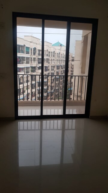 Room in 1 BHK Apartment at Kohinoor Castles, Ambernath – for Rent