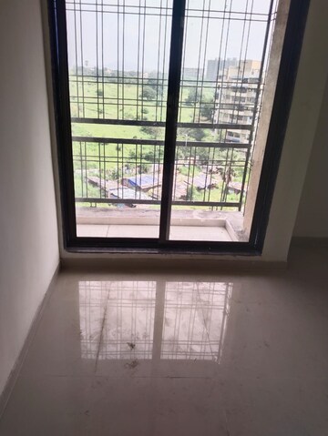 Room in 1 BHK Apartment at Kohinoor Castles, Ambernath – for Rent