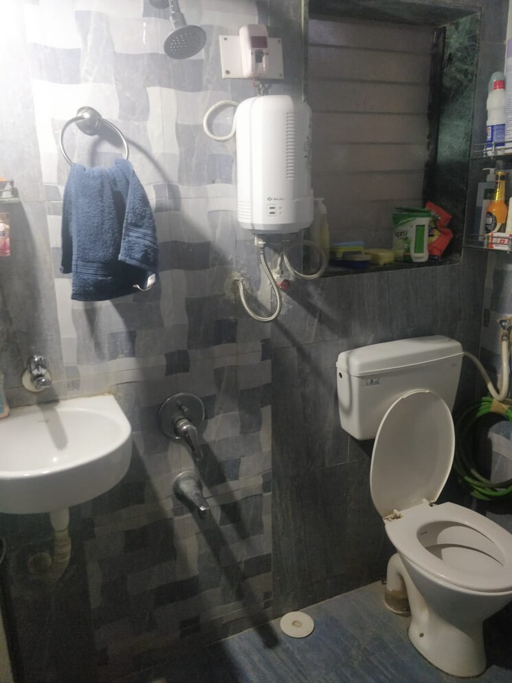 Bathroom, kohinoor-castles 1 Bedroom 645 Sq.Ft. Apartment In Ambernath Thane 8051214