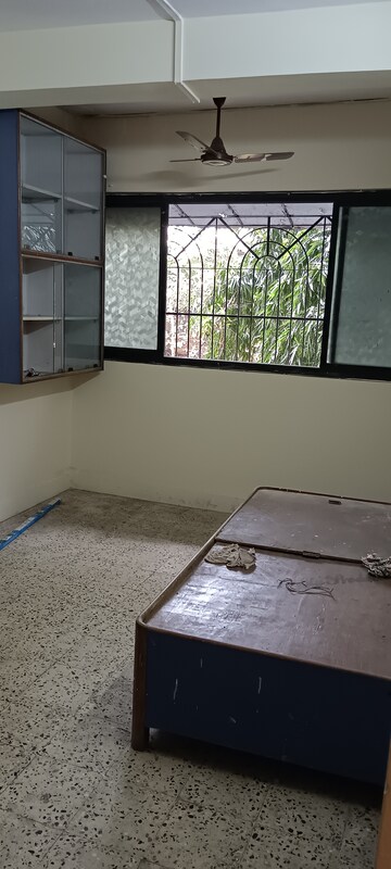 Room in 1.5 BHK Apartment at Thane West – for Rent