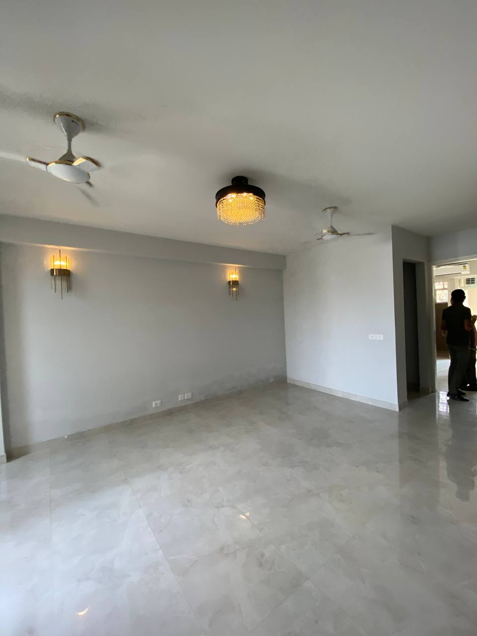 3 BHK + Servant Room,Extra Room 1470 Sq.Ft. Builder Floor in Signature Global City