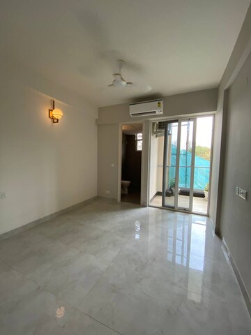 Room in 3 BHK Builder Floor at Signature Global City, Sector 37d – for Sale
