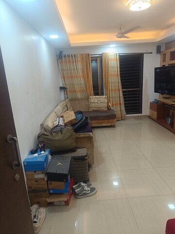 Living Room in 2.5 BHK Apartment at Seawoods – for Rent