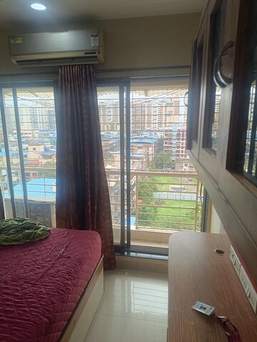 Bedroom in 2.5 BHK Apartment at Seawoods – for Rent