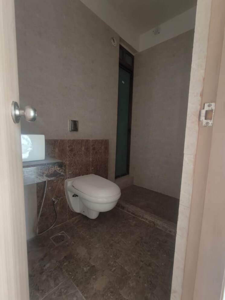 Bathroom, rajesh-raj-infinia 2 Bedroom 740 Sq.Ft. Apartment In Malad West Mumbai 8051279