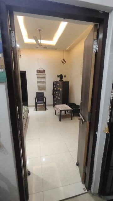 Living Room in 1.5 BHK Independent House at Gomti Nagar – for Rent