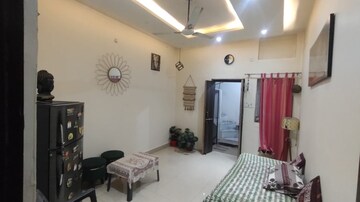 Living Room in 1.5 BHK Independent House at Gomti Nagar – for Rent