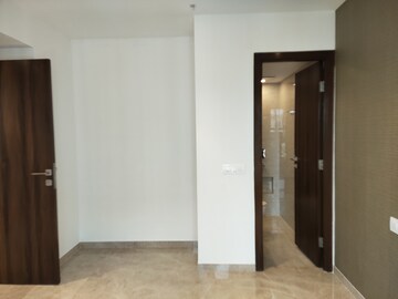 Room in 1 BHK Apartment at Hiranandani Regent Hill, Powai – for Rent