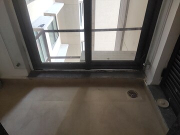 Room in 2 BHK Apartment at Kanakia Silicon Valley, Powai – for Rent