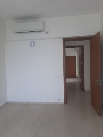 Room in 3 BHK Apartment at Pioneer Park Presidia, Sector 62 – for Sale