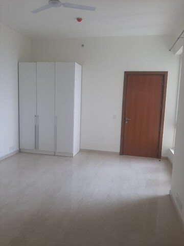 Room in 3 BHK Apartment at Pioneer Park Presidia, Sector 62 – for Sale