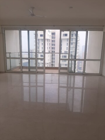 Room in 3 BHK Apartment at Pioneer Park Presidia, Sector 62 – for Sale