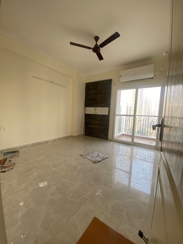 Room, prateek-edifice 3 Bedroom 2070 Sq.Ft. Apartment In Sector 107 Noida 8051336