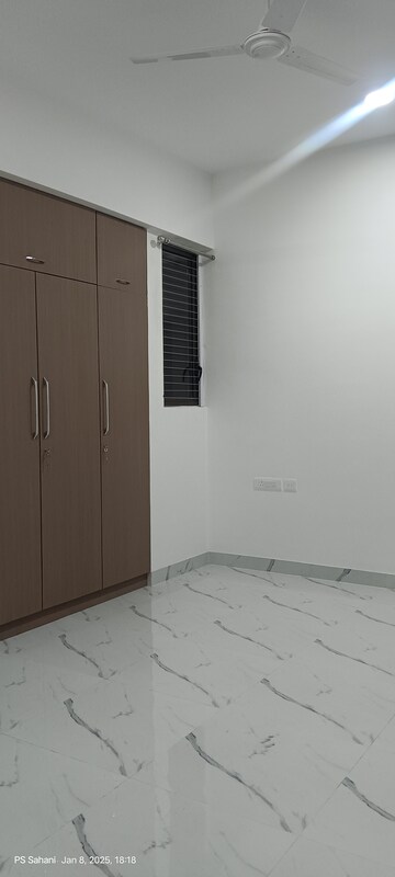 Room in 2 BHK Apartment at Raymond Ten X Vibes, J K Gram – for Rent