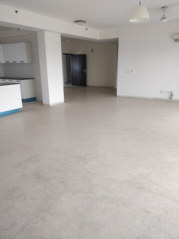 Room in 3 BHK Apartment at Pioneer Park Presidia, Sector 62 – for Rent