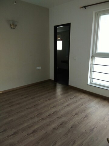 Room in 4 BHK Apartment at ABA Ivy County, Sector 75 – for Rent