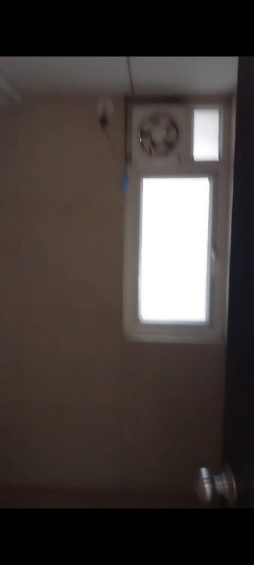 Room in 1 BHK Apartment at Mahindra Vivante, Andheri East – for Sale