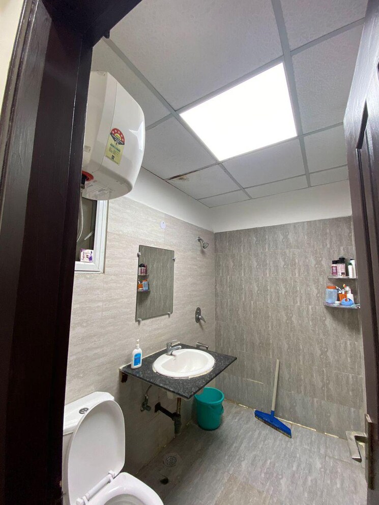 Bathroom, h-r-buildcon-elite-homz 3 Bedroom 1830 Sq.Ft. Apartment In Sector 77 Noida 8051363
