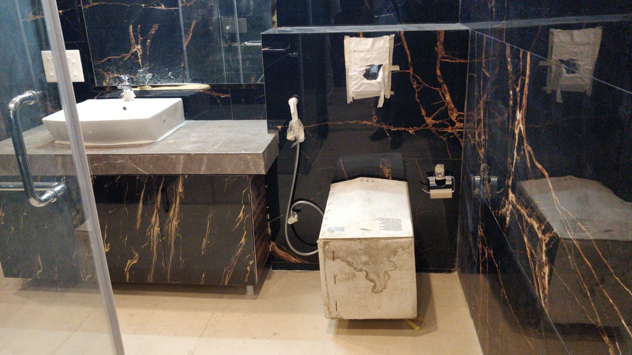 4 BHK + Servant Room 2800 Sq.Ft. Apartment in Mahagun Mezzaria