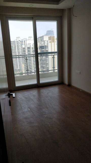 Room in 4 BHK Apartment at Mahagun Mezzaria, Sector 78 – for Sale