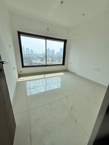 Room in 3 BHK Apartment at Arkade Crown, Borivali West – for Sale