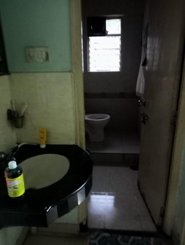 Bathroom, yash-towers 2 Bedroom 1000 Sq.Ft. Apartment In Aundh Pune 8051400