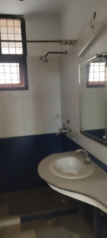 Bathroom in 2 BHK Apartment at Amrapali Pan Oasis, Sector 70 – for Rent