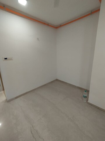 Room in 3 BHK Apartment at Platinum Corporation, Andheri West – for Sale