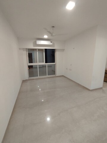 Room in 3 BHK Apartment at Platinum Corporation, Andheri West – for Sale