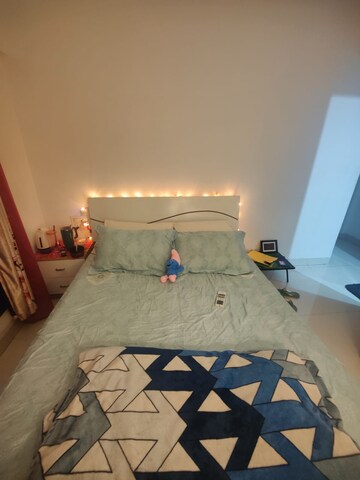 Bedroom in 2 BHK Apartment at Shreedham Splendour, Andheri West – for Rent
