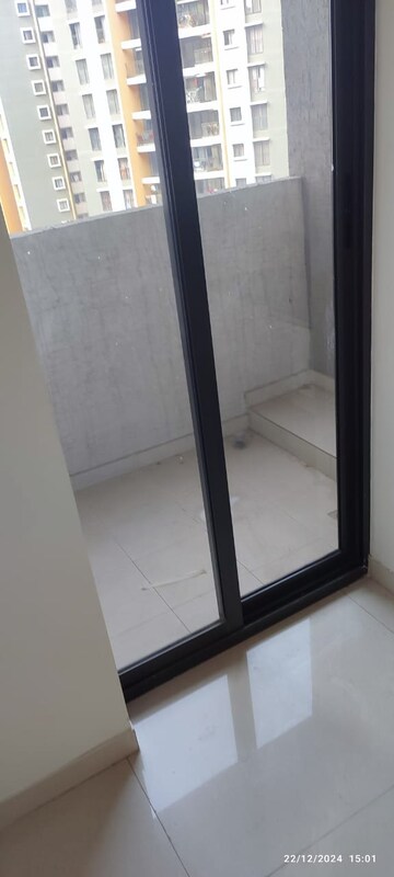 Room in 2 BHK Apartment at Shapoorji Pallonji Sensorium, Hinjewadi – for Rent