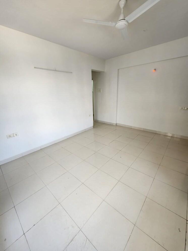 Room, nri-complex-phase-2 2.5 Bedroom 1350 Sq.Ft. Apartment In Seawoods Navi Mumbai 8051585